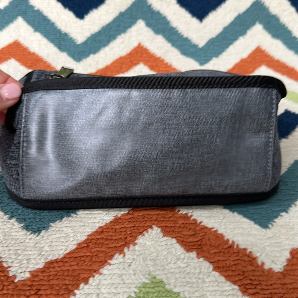 NWOT Lug Parasail Cosmetic Pouch - Picture 5 of 10